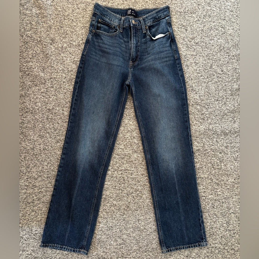 GAP Straight Leg Jeans in Dark Wash Blue